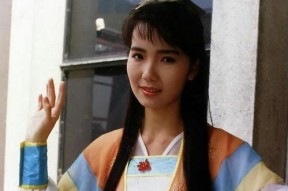 娱乐吃瓜美女变成女配,她如何华丽转身？